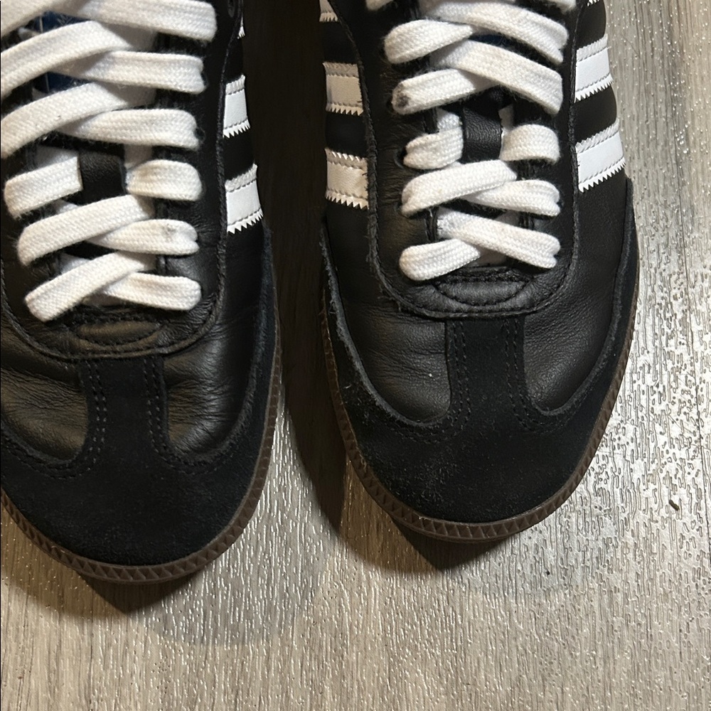 Adidas Men's Black and White Sneakers with Blue Accents - Picture 3 of 9
